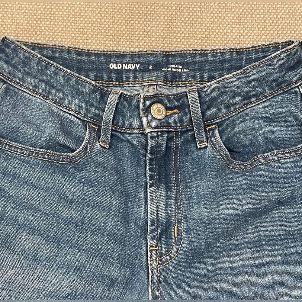 Old Navy High-Rise Wide-Leg Jeans Size 2 - Picture 3 of 6